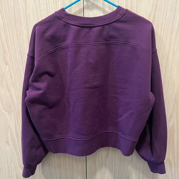 Lululemon Perfectly Oversized Cropped Crew in Dramatic Magenta - Picture 2 of 3